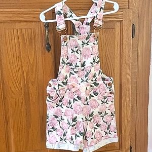 Kensie Girl Beautiful Rose Print Casual One-Piece for a Kid Size 5/6.